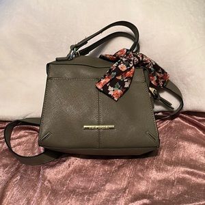 Steve Madden cross body